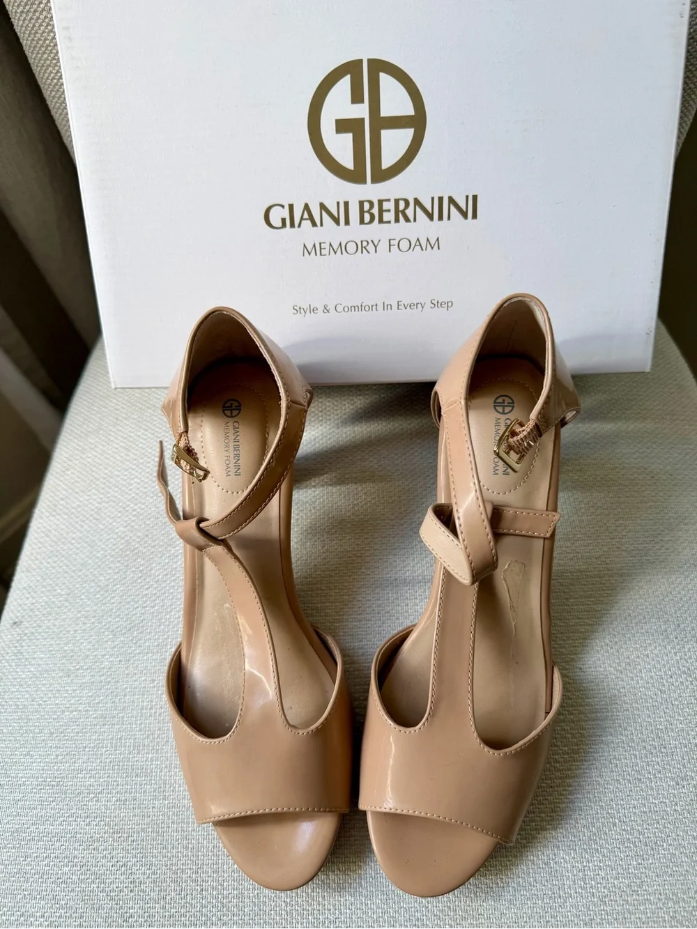 Giani Bernini Beige Patent T-Strap flared heel Dress Sandals